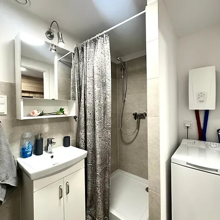 Daire Zarembowicza 36 - Self Check-in 20h - Parking &lift