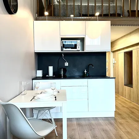 Zarembowicza 36 - Self Check-in 20h - Parking &lift Daire Wroclaw